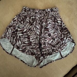 Lululemon track that high rise short 3” NO LINER Kaleidoscope pink